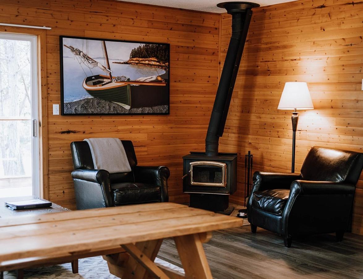 Page'S Resort & Marina Gabriola Bagian luar foto